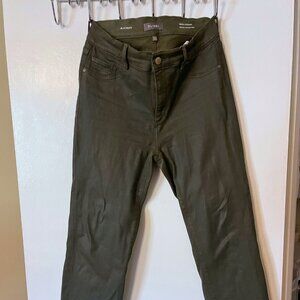 DL1961 - MARA - Mid-Rise Instasculpt Straight Jeans Size 30 Waxed Winter Green